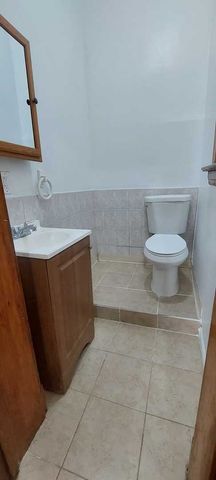 2215 S Albany Avenue 1F, Chicago, IL 60623