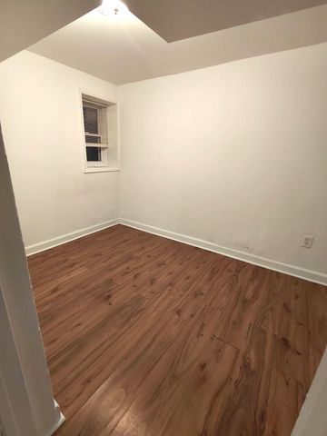 2215 S Albany Avenue 1F, Chicago, IL 60623