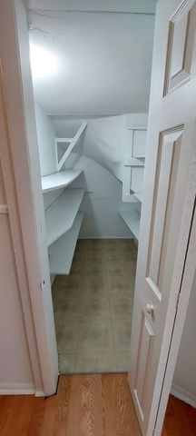 2215 S Albany Avenue 1F, Chicago, IL 60623