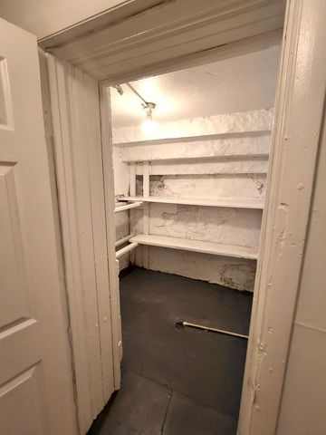 2215 S Albany Avenue 1F, Chicago, IL 60623