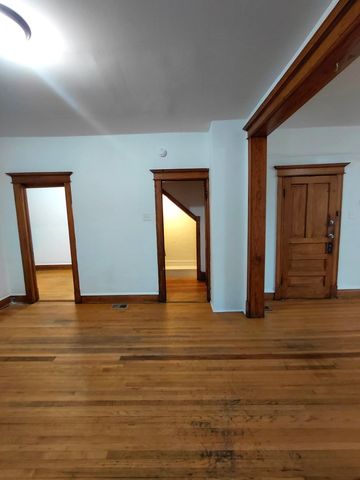 2215 S Albany Avenue 1F, Chicago, IL 60623