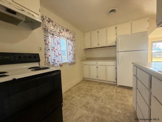 4714 WRIGHT CT, Cheyenne, WY 82001