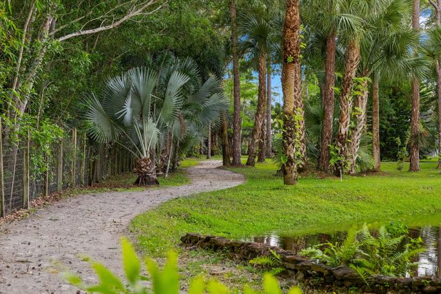 1037 F Road, Loxahatchee Groves, FL 33470