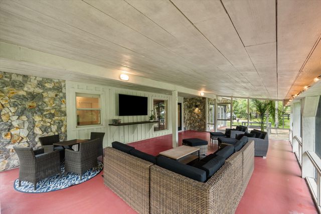 1037 F Road, Loxahatchee Groves, FL 33470