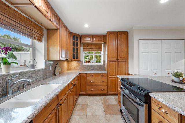 1037 F Road, Loxahatchee Groves, FL 33470
