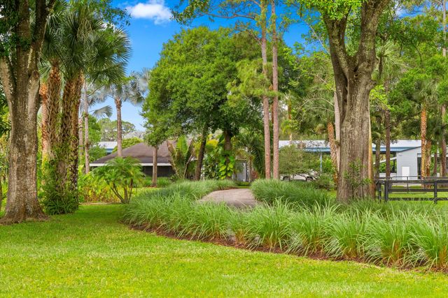 1037 F Road, Loxahatchee Groves, FL 33470