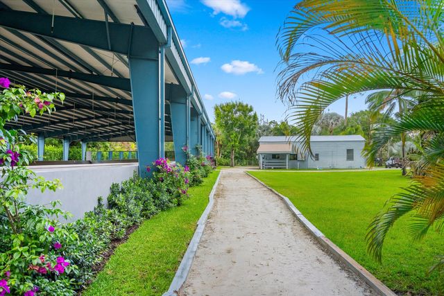 1037 F Road, Loxahatchee Groves, FL 33470