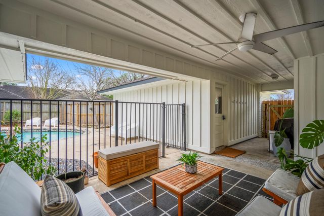 10735 Lynbrook Drive, Houston, TX 77042