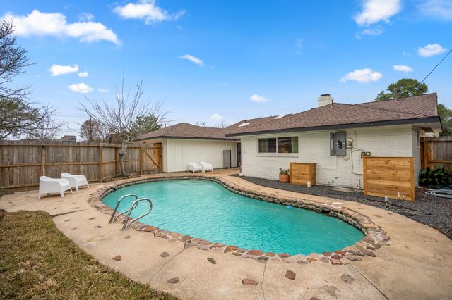 10735 Lynbrook Drive, Houston, TX 77042