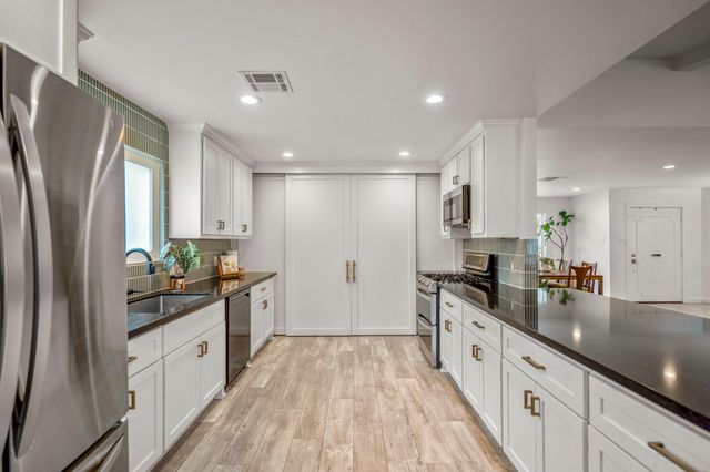 10735 Lynbrook Drive, Houston, TX 77042