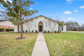 10735 Lynbrook Drive, Houston, TX 77042