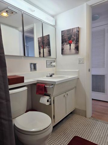 2180 Lake Osborne Drive 19, Lake Worth Beach, FL 33461