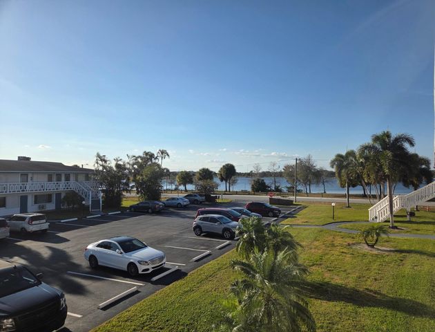 2180 Lake Osborne Drive 19, Lake Worth Beach, FL 33461