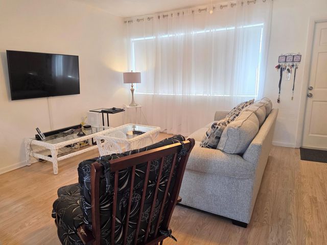 2180 Lake Osborne Drive 19, Lake Worth Beach, FL 33461