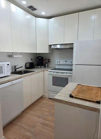 2180 Lake Osborne Drive 19, Lake Worth Beach, FL 33461