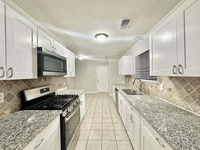 7011 Brockington Drive, Katy, TX 77494