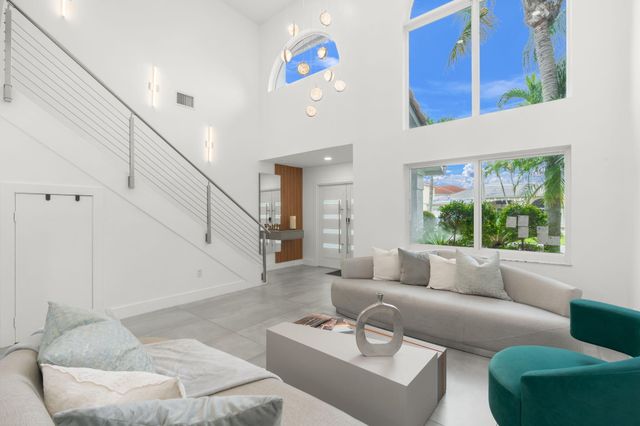 52 Gables Boulevard, Weston, FL 33326