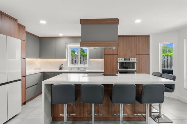 52 Gables Boulevard, Weston, FL 33326