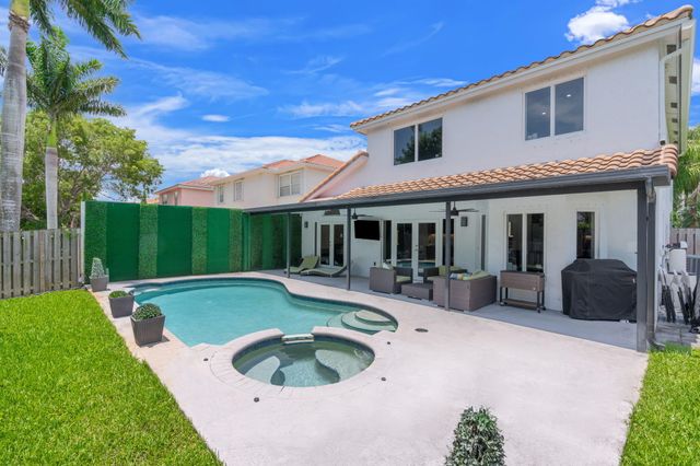 52 Gables Boulevard, Weston, FL 33326