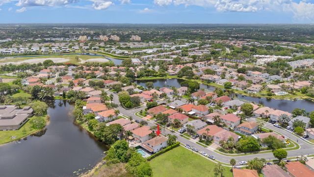 52 Gables Boulevard, Weston, FL 33326