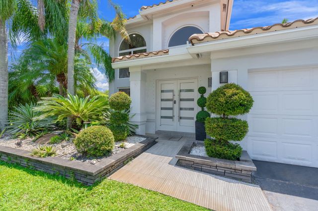 52 Gables Boulevard, Weston, FL 33326