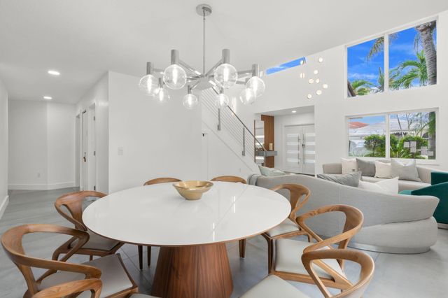 52 Gables Boulevard, Weston, FL 33326