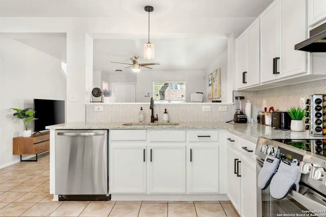 415 MAHOGANY CHEST, San Antonio, TX 78249