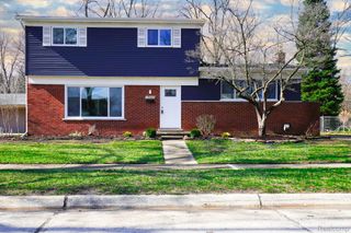 19327 Hardy Street, Livonia, MI 48152