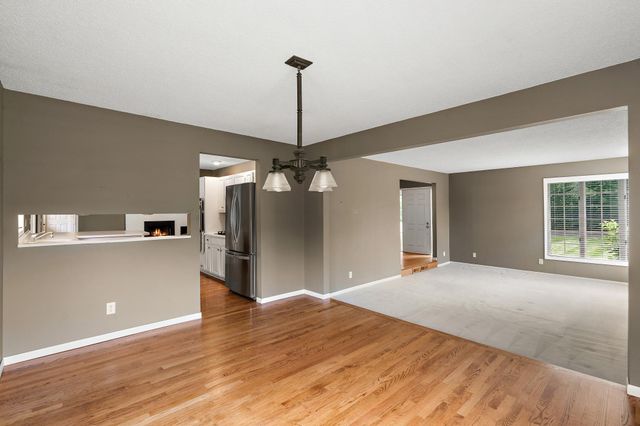 698 Badlands Road, Hudson, WI 54016