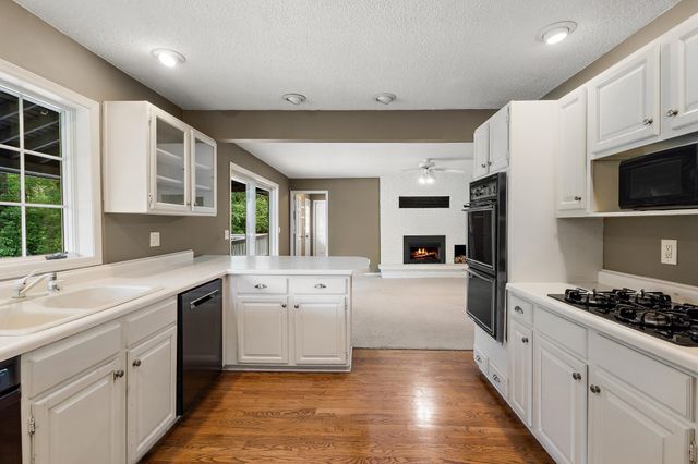 698 Badlands Road, Hudson, WI 54016