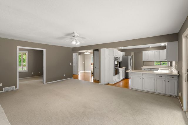698 Badlands Road, Hudson, WI 54016