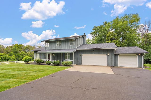 698 Badlands Road, Hudson, WI 54016