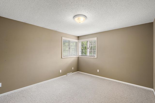 698 Badlands Road, Hudson, WI 54016