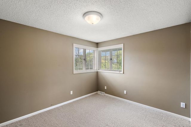 698 Badlands Road, Hudson, WI 54016