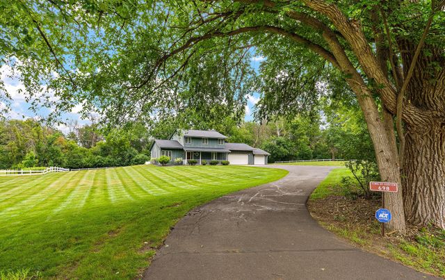 698 Badlands Road, Hudson, WI 54016