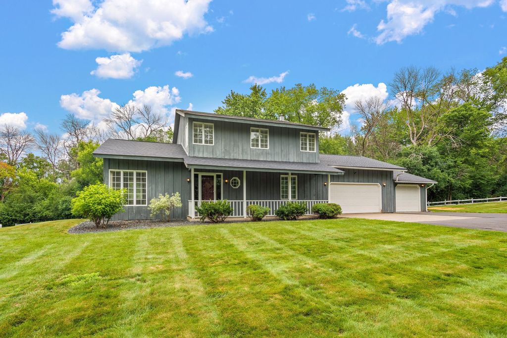 698 Badlands Road, Hudson, WI 54016