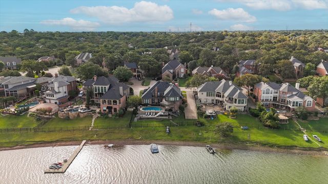 30 Remington Drive W, Highland Village, TX 75077