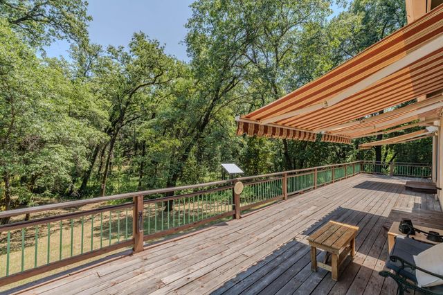 22390 Meadowbrook Dr, Pine Grove, CA 95665
