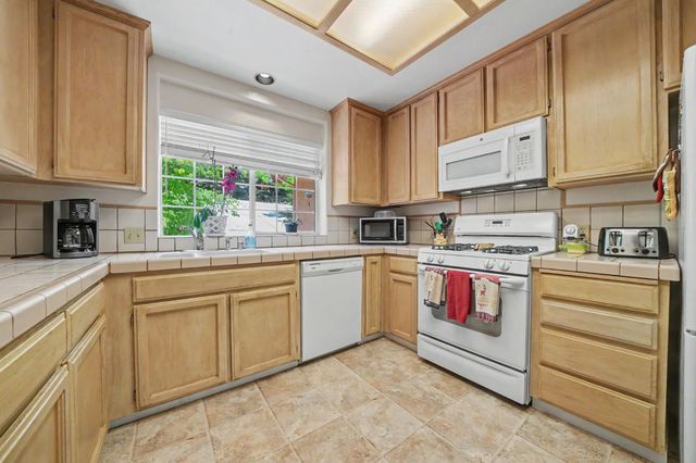 22390 Meadowbrook Dr, Pine Grove, CA 95665