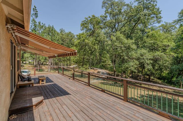 22390 Meadowbrook Dr, Pine Grove, CA 95665