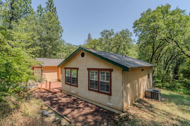 22390 Meadowbrook Dr, Pine Grove, CA 95665
