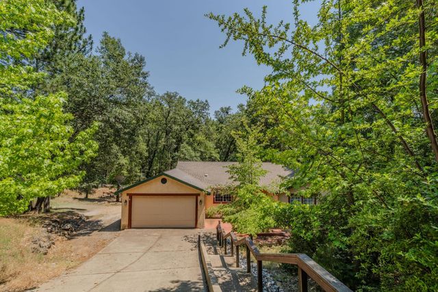 22390 Meadowbrook Dr, Pine Grove, CA 95665