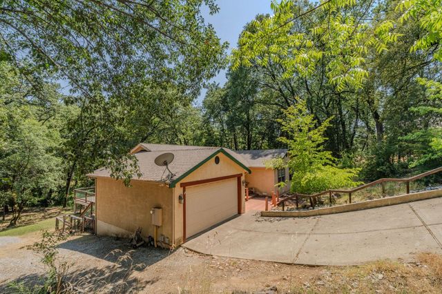 22390 Meadowbrook Dr, Pine Grove, CA 95665