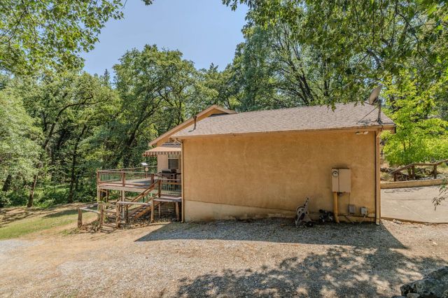 22390 Meadowbrook Dr, Pine Grove, CA 95665
