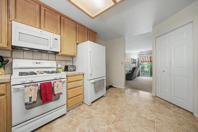 22390 Meadowbrook Dr, Pine Grove, CA 95665