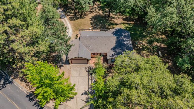 22390 Meadowbrook Dr, Pine Grove, CA 95665