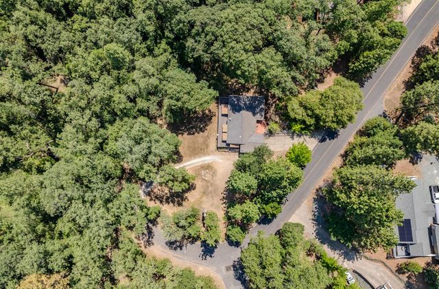 22390 Meadowbrook Dr, Pine Grove, CA 95665