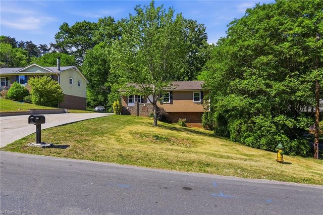 331 Retnuh Drive, Winston-salem, NC 27105