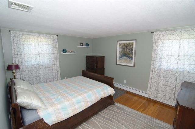 60 Greenleaf Circle 60, Framingham, MA 01701