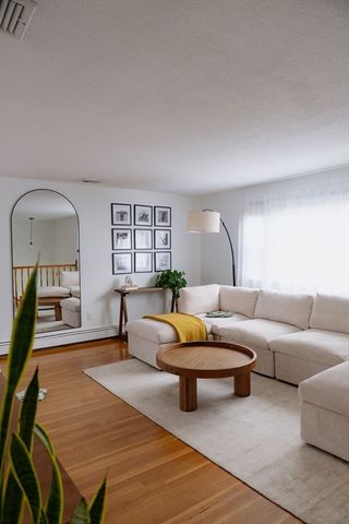 60 Greenleaf Circle 60, Framingham, MA 01701